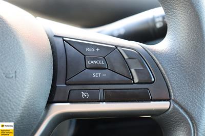 2022 Nissan Serena - Thumbnail