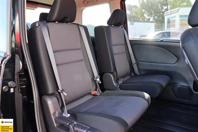2022 Nissan Serena - Thumbnail