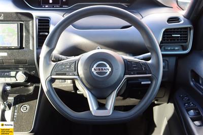 2022 Nissan Serena - Thumbnail