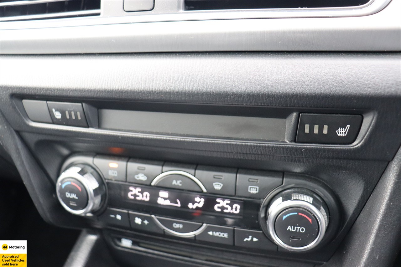 2014 Mazda Axela