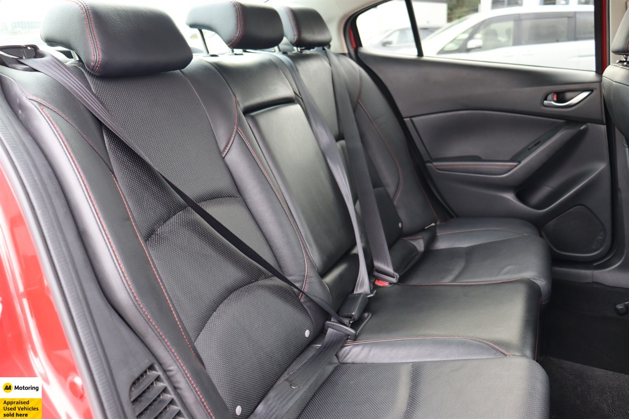 2014 Mazda Axela