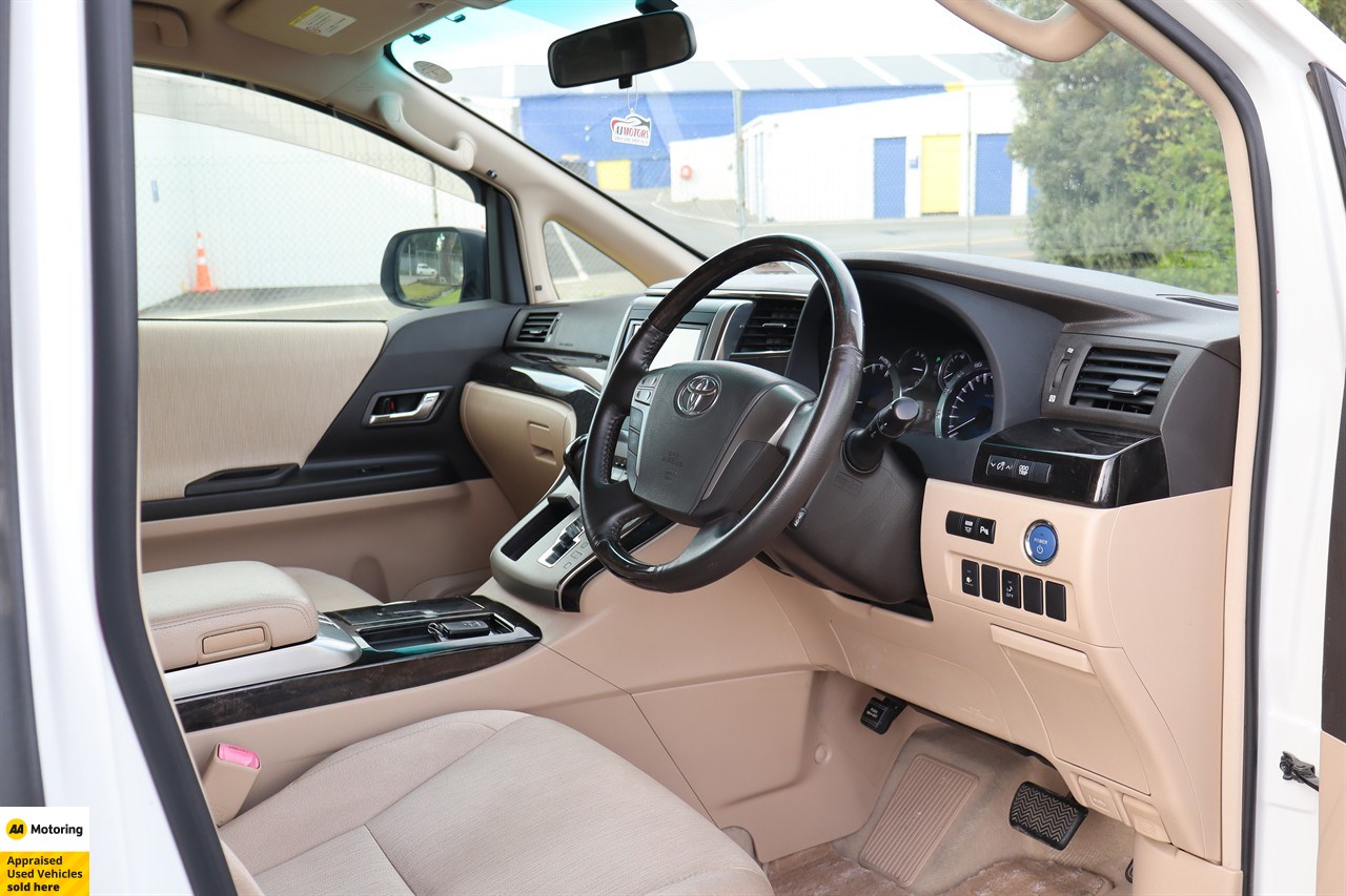 2013 Toyota Alphard