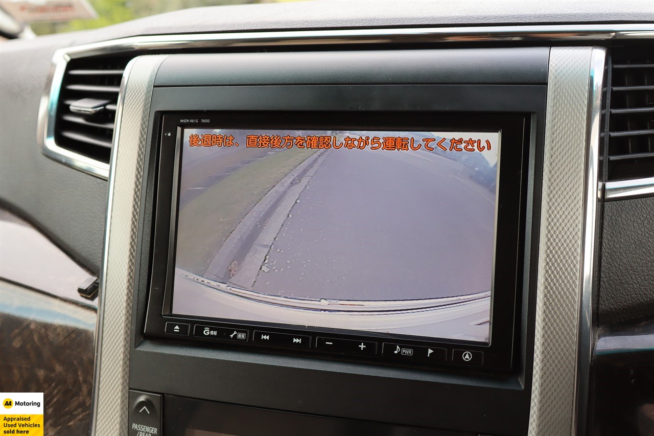 2013 Toyota Alphard