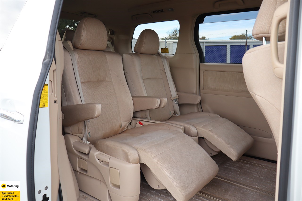 2013 Toyota Alphard