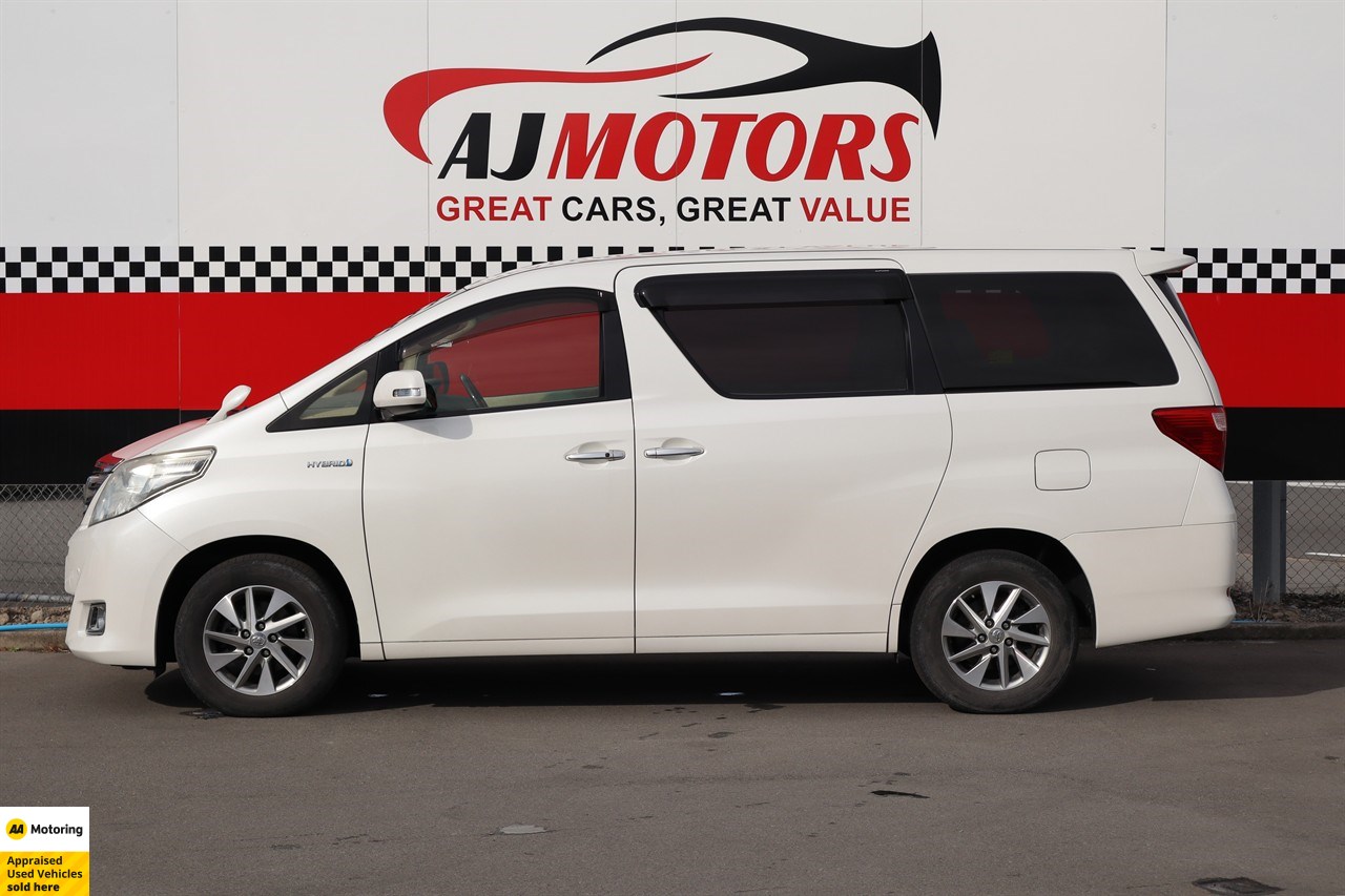 2013 Toyota Alphard
