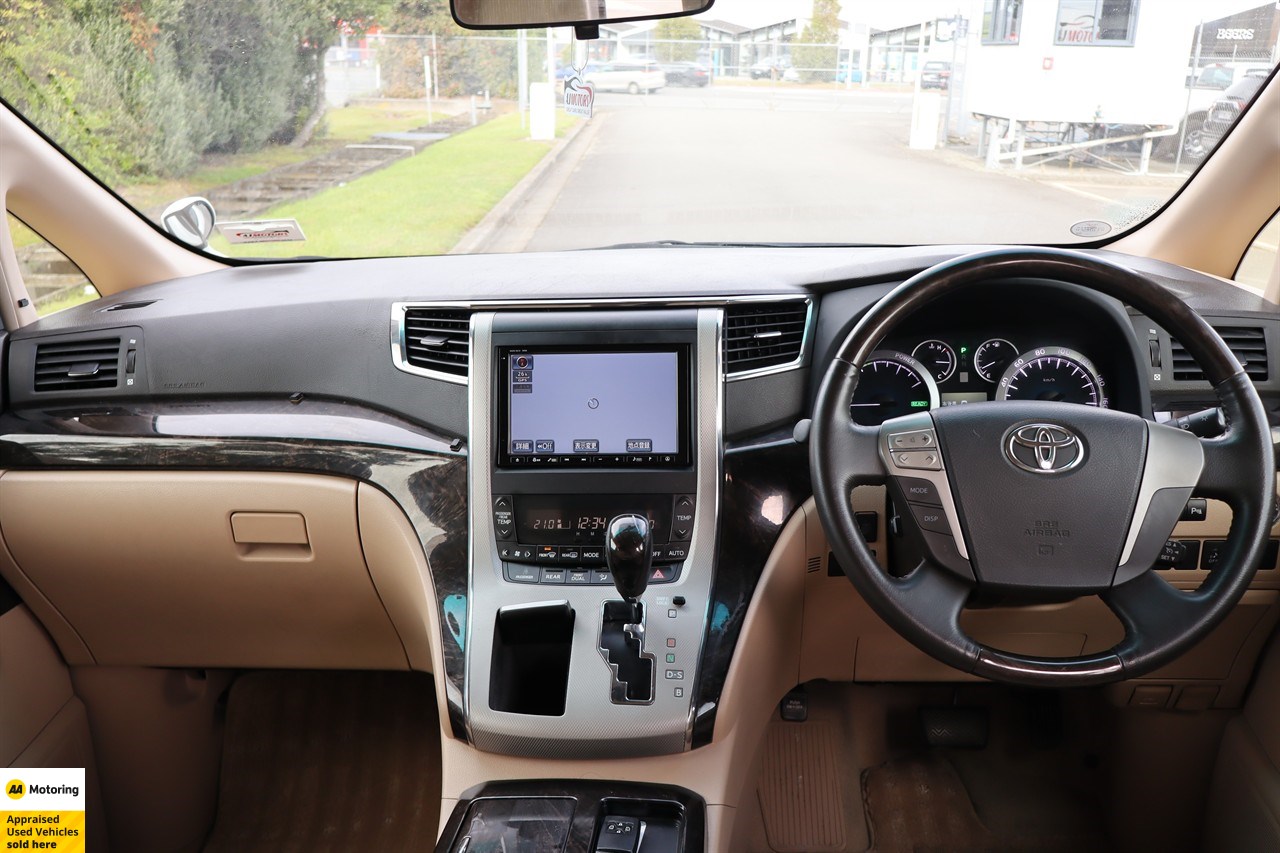 2013 Toyota Alphard