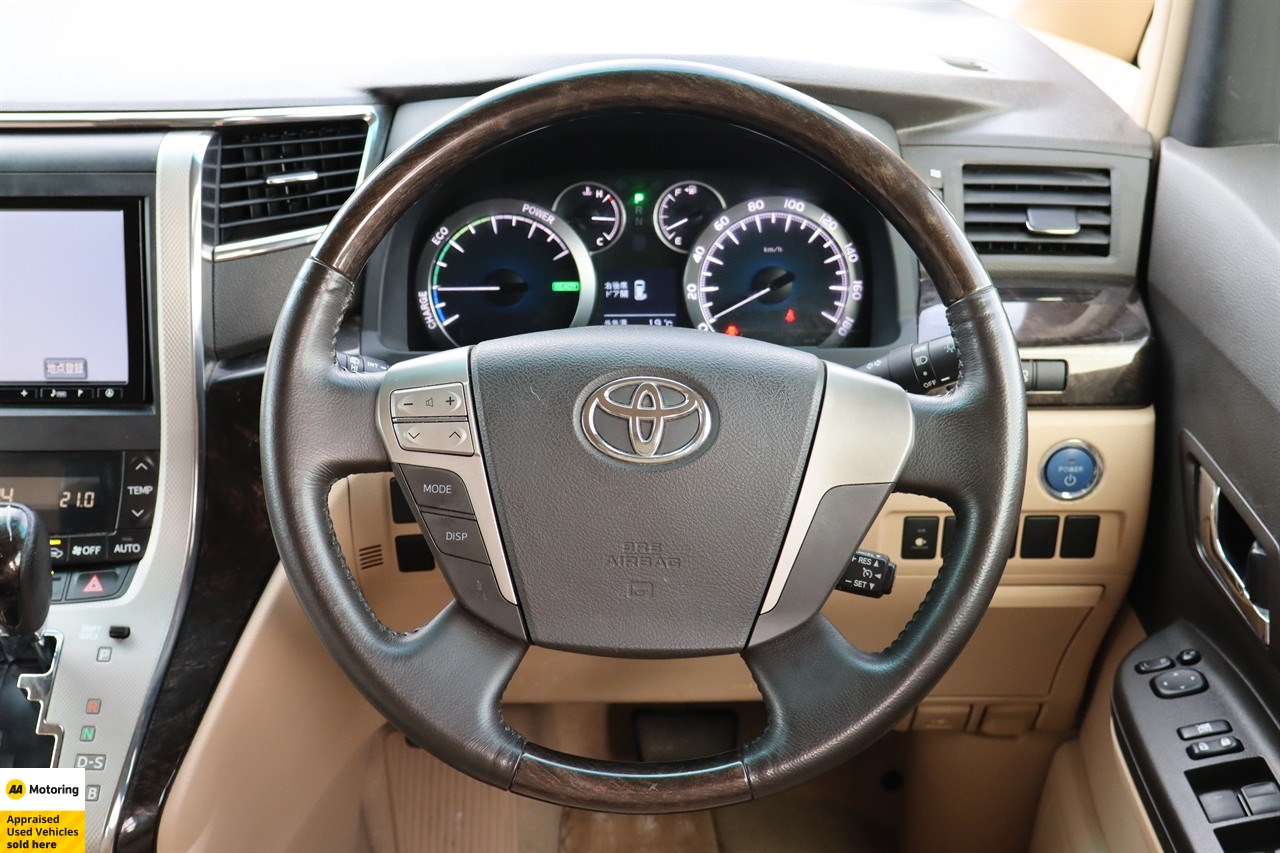 2013 Toyota Alphard