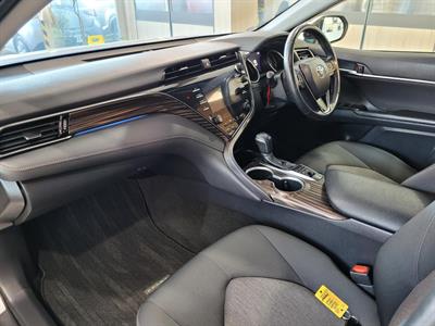 2019 Toyota Camry - Thumbnail