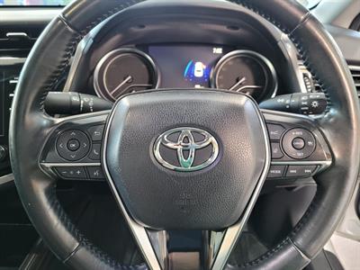 2019 Toyota Camry - Thumbnail