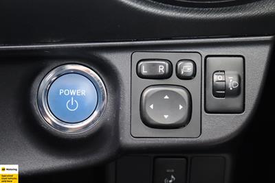 2014 Toyota Aqua - Thumbnail