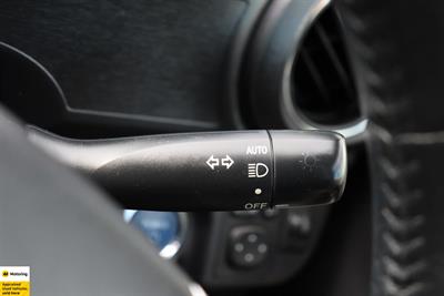 2014 Toyota Aqua - Thumbnail
