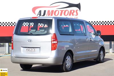 2017 Hyundai iMax - Thumbnail