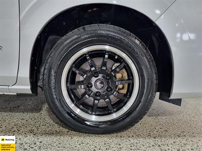 2020 Nissan Serena - Thumbnail