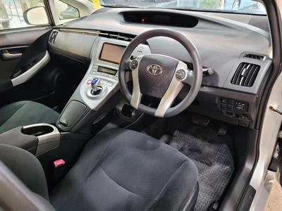 2012 Toyota Prius - Thumbnail