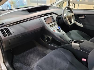 2012 Toyota Prius - Thumbnail