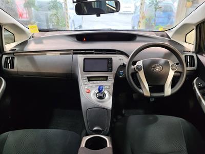 2012 Toyota Prius - Thumbnail