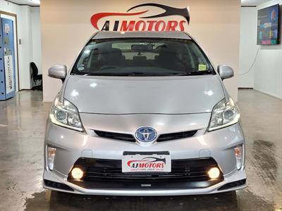 2012 Toyota Prius - Thumbnail