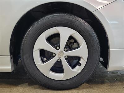 2012 Toyota Prius - Thumbnail