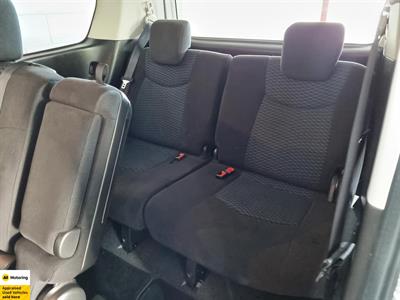 2014 Nissan Serena - Thumbnail