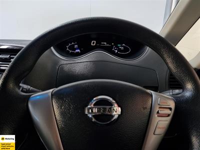 2014 Nissan Serena - Thumbnail