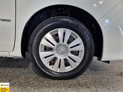 2014 Nissan Serena - Thumbnail