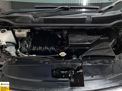 2014 Nissan Serena - Thumbnail