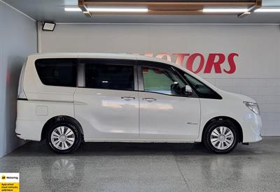 2014 Nissan Serena - Thumbnail