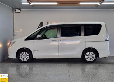 2014 Nissan Serena - Thumbnail