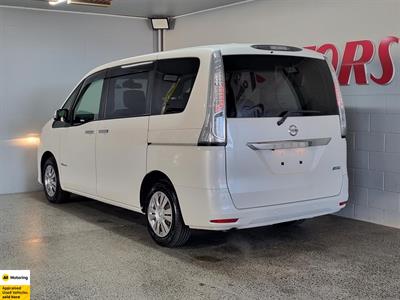 2014 Nissan Serena - Thumbnail