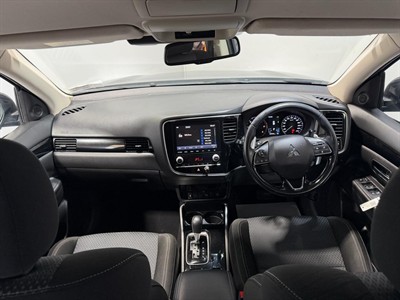 2020 Mitsubishi Outlander - Thumbnail