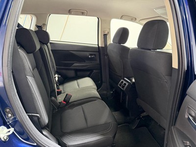 2020 Mitsubishi Outlander - Thumbnail