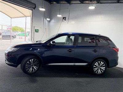 2020 Mitsubishi Outlander - Thumbnail
