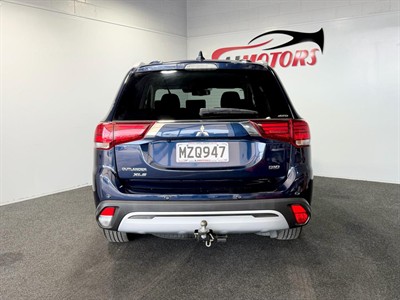2020 Mitsubishi Outlander - Thumbnail