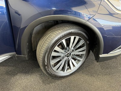 2020 Mitsubishi Outlander - Thumbnail