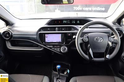 2017 Toyota Aqua - Thumbnail