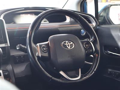 2016 Toyota Sienta - Thumbnail