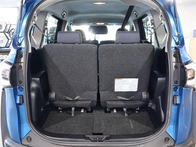 2016 Toyota Sienta - Thumbnail