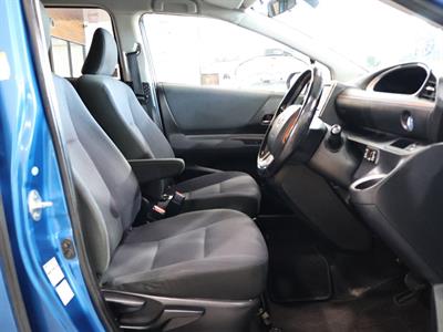 2016 Toyota Sienta - Thumbnail