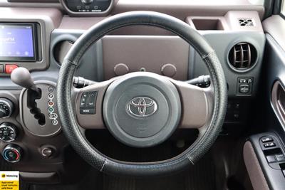 2013 Toyota Spade - Thumbnail