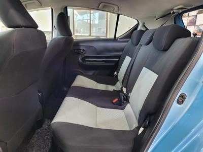 2014 Toyota Aqua - Thumbnail