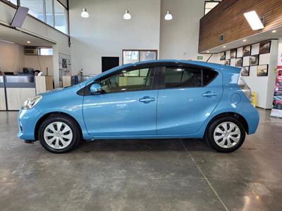 2014 Toyota Aqua - Thumbnail