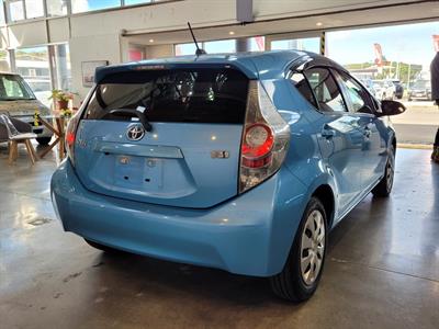 2014 Toyota Aqua - Thumbnail