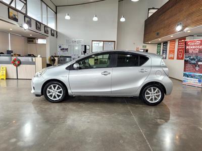 2012 Toyota Aqua - Thumbnail