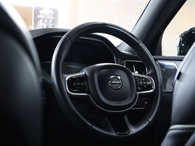 2022 Volvo XC60 - Thumbnail