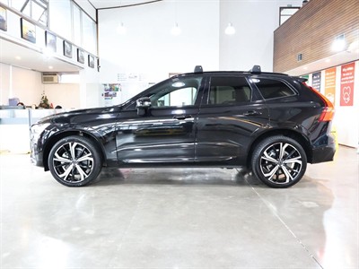 2022 Volvo XC60 - Thumbnail