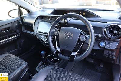 2017 Toyota Aqua - Thumbnail