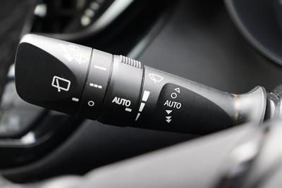 2018 Toyota C-HR - Thumbnail