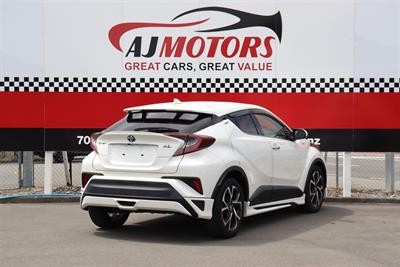 2018 Toyota C-HR - Thumbnail