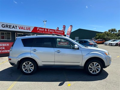 2012 Mitsubishi Outlander - Thumbnail