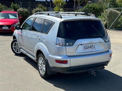2012 Mitsubishi Outlander - Thumbnail